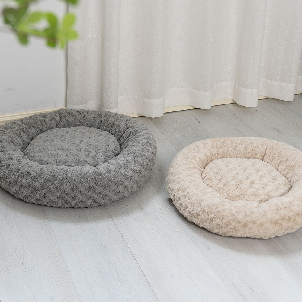 Luxury Warm Soft Comfortable Plush Pet Bed For Sleeping Calming Donut Dog Bed