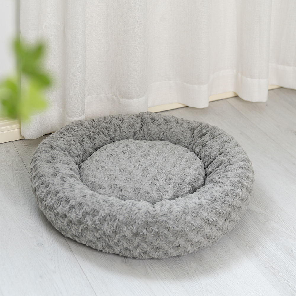 Luxury Warm Soft Comfortable Plush Pet Bed For Sleeping Calming Donut Dog Bed