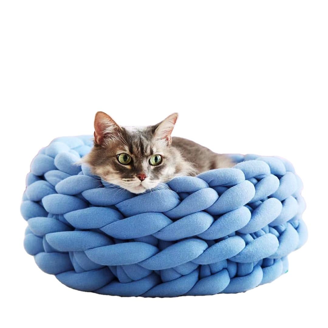 Luxury Warm Soft Plush Comfortable Pet Bed For Sleeping Dog Bed