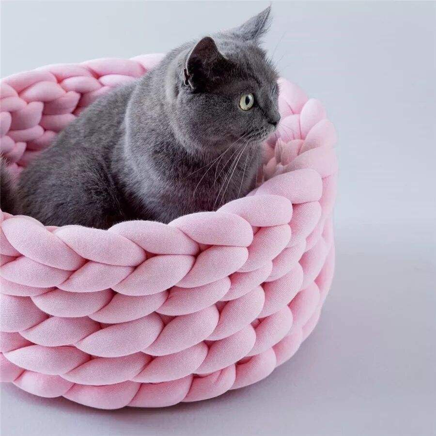 Luxury Warm Soft Plush Comfortable Pet Bed For Sleeping Dog Bed