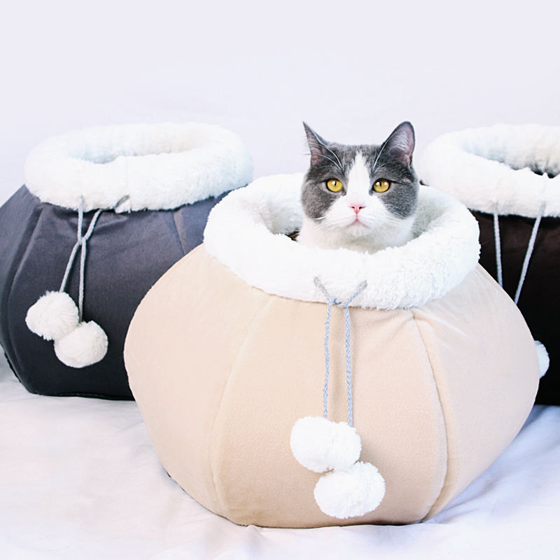 Wholesale Custom New Design Comfortable Cat House With Ballstoy All Season Deformation-proof Cat Bed