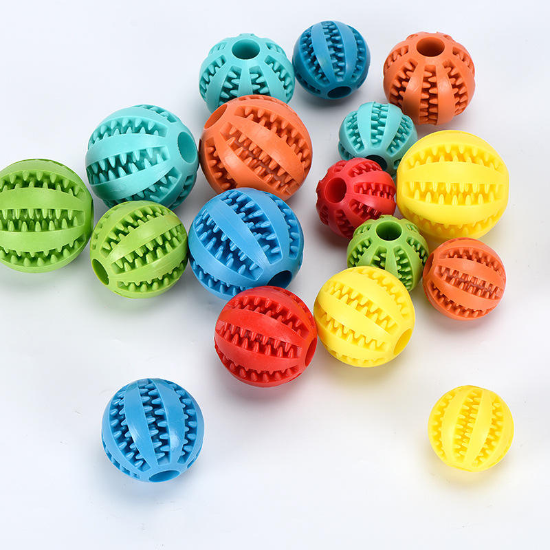 Hot Sale Eco-friendly Rubber Tooth Cleaning Food Snacks Feeding Interactive Dog Balls Toy Dog Toys Dog Accessories