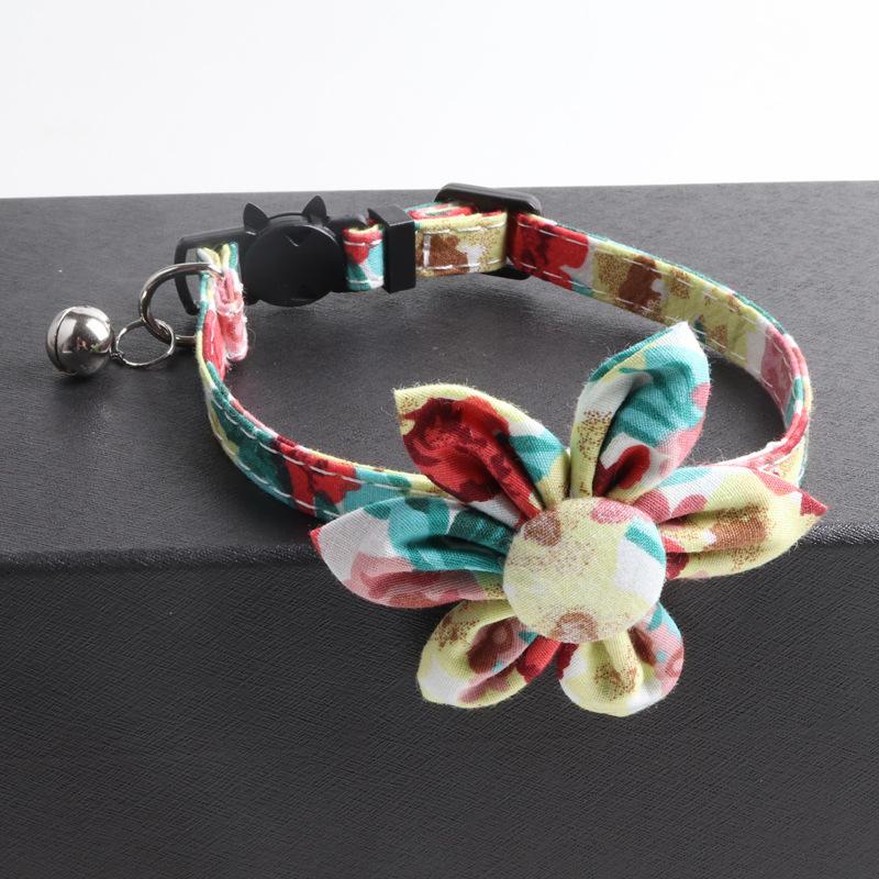 Wholesale Luxury Sun Flower Shape Pet Collar Cheap Adjustable Pet Dog Collars Leashes