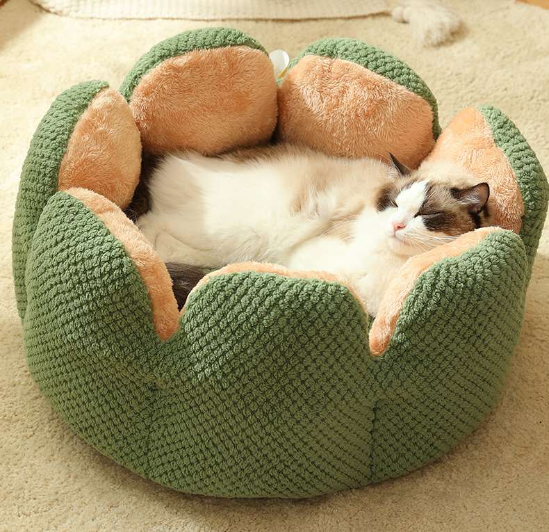 Petal-shaped Soft Plush Pet Cat Bed