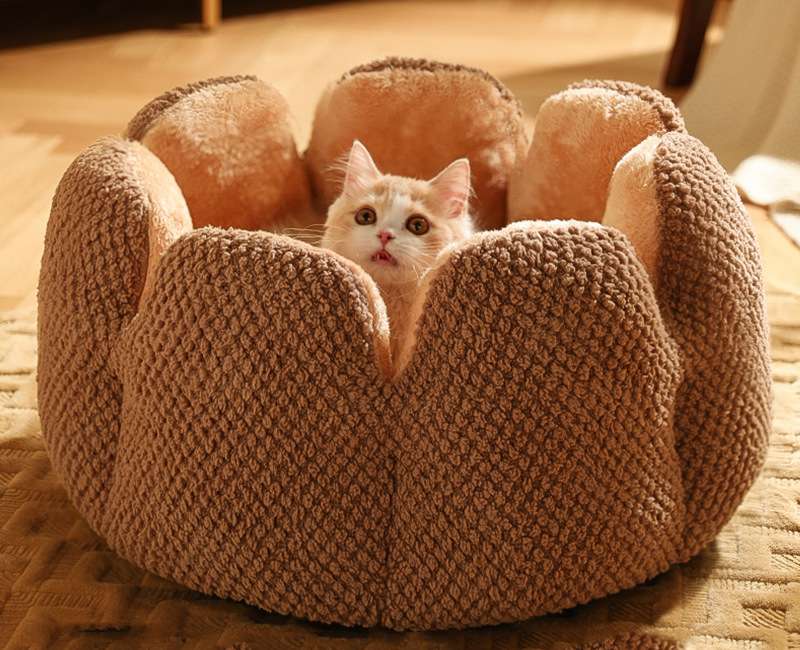 Petal-shaped Soft Plush Pet Cat Bed